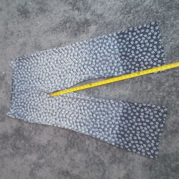 SOHO Apparel Pants Womens Size 10 Wide Leg Beach Light Weight Groovy Flowers - Picture 4 of 8